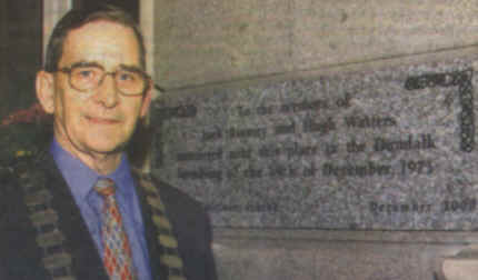 25 Years On, Dundalk Remembers: Councillor Pearse O'Hanrahan, Chairman of Dundalk Urban District Council, at the unveiling of a plaque in memory of Jack Rooney and Hugh Watters who were killed in the bombing of Dundalk on 19 December 1975.